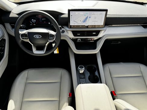 New 2026 Ford Explorer Active w/ Active Comfort Package image 13