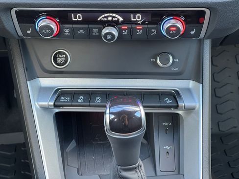 Used 2025 Audi Q3 2.0T Premium Plus w/ Premium Plus Package image 16