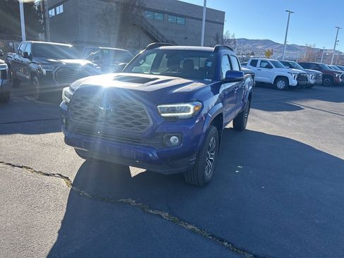 Used 2023 Toyota Tacoma TRD Sport image 9