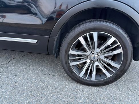 Used 2017 Ford Explorer Platinum image 38