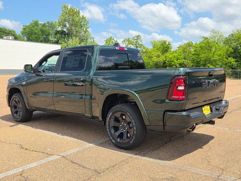 New 2026 RAM 1500 4x4 Crew Cab image 6