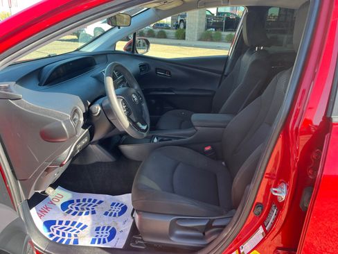 Used 2019 Toyota Prius image 14