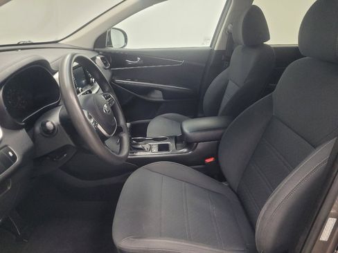 Used 2020 Kia Sorento LX FWD image 17