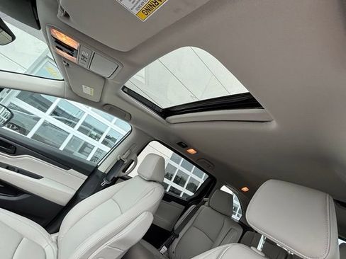 Used 2026 Honda Odyssey EX-L image 12