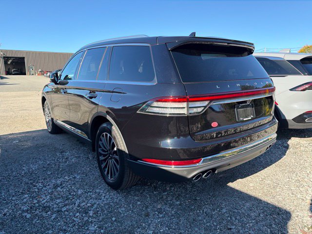 Used 2023 Lincoln Aviator AWD w/ Premium Package image 4