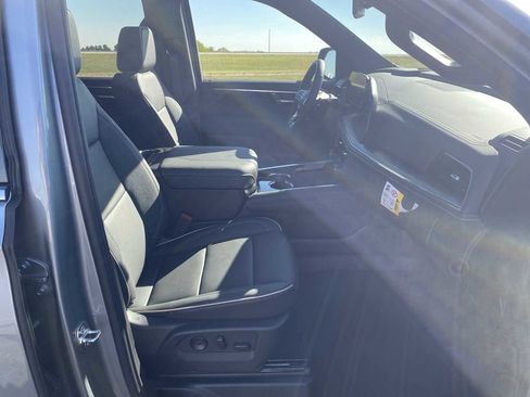 New 2026 Chevrolet Suburban Premier w/ Sun And Tow Package image 29