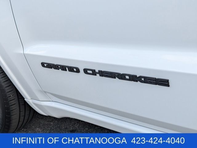 Used 2020 Jeep Grand Cherokee Altitude RWD image 30