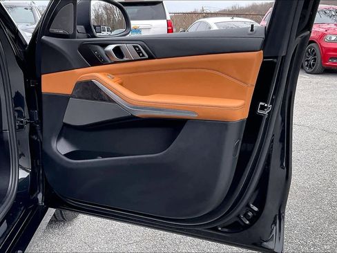 Used 2025 BMW X7 xDrive40i w/ Premium Package image 26