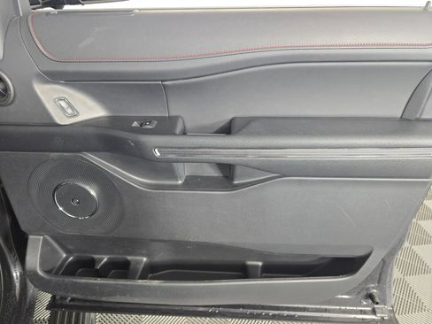 Used 2022 Ford Expedition Max Limited image 25