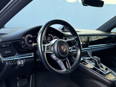 Used 2018 Porsche Panamera 4S image 18