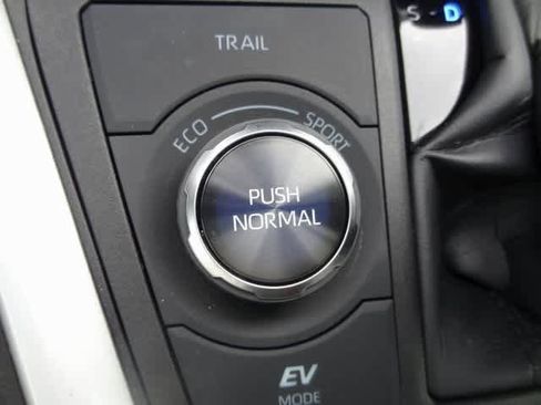 Used 2024 Toyota RAV4 XSE image 31