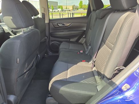 Used 2018 Nissan Rogue SV w/ Premium Package FWD image 19