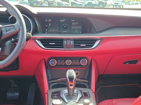 Used 2020 Alfa Romeo Stelvio Ti AWD/4WD image 19