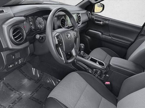 Certified 2023 Toyota Tacoma TRD Off-Road AWD/4WD image 10