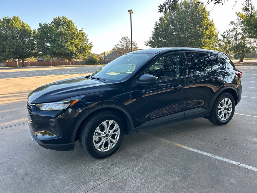 Used 2025 Ford Escape Active FWD image 1