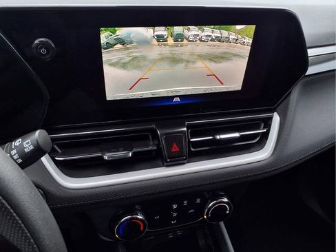 Used 2025 Chevrolet TrailBlazer LT FWD image 27