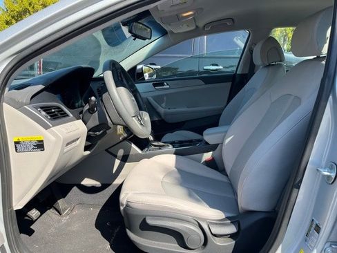 Used 2016 Hyundai Sonata SE image 6