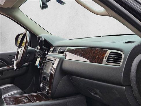 Used 2013 GMC Yukon XL Denali image 23