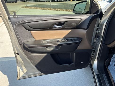 Used 2017 GMC Acadia Limited SLT AWD/4WD image 16