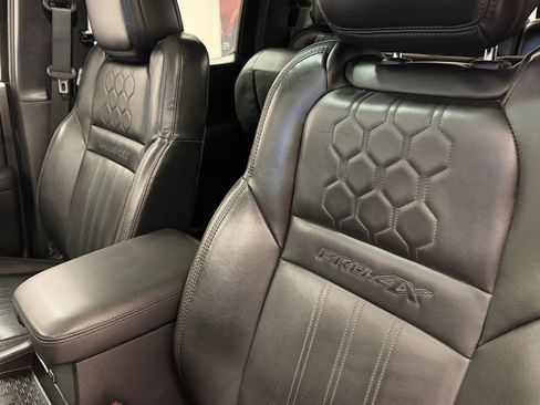 Used 2022 Nissan Frontier PRO-4X w/ Pro-4X Premium Package image 11