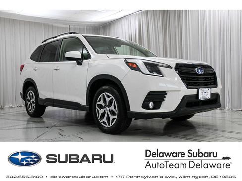 Used 2022 Subaru Forester Premium AWD/4WD image 1