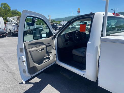 Used 2014 Chevrolet Silverado 3500 W/T RWD image 8