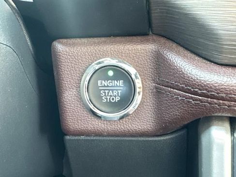 Used 2022 Ford Expedition Max Limited image 32