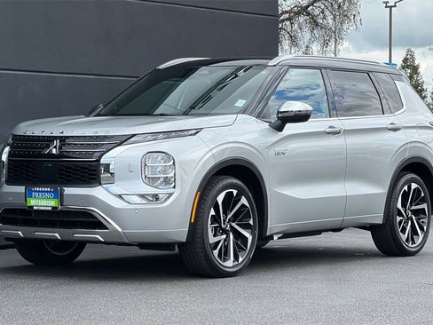 New 2025 Mitsubishi Outlander SEL image 9