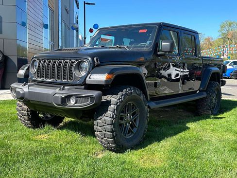 New 2026 Jeep Gladiator Sport AWD/4WD image 2