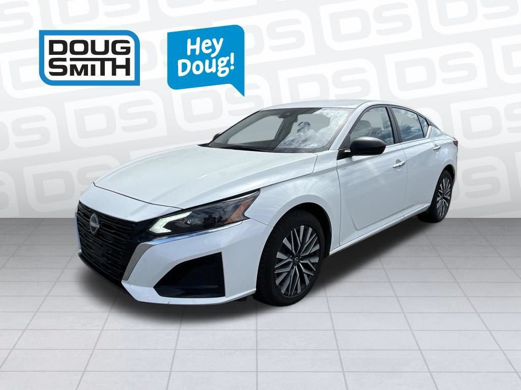 Used 2025 Nissan Altima 2.5 SV AWD/4WD image 1