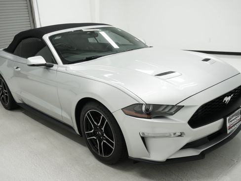 Used 2019 Ford Mustang Premium RWD image 3