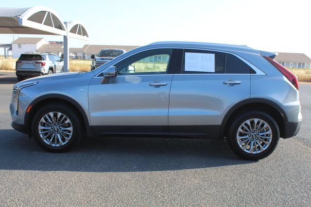Used 2025 Cadillac XT4 Premium Luxury FWD image 9