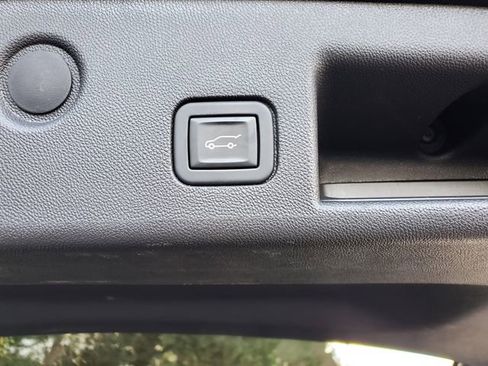 Certified 2023 Chevrolet Equinox Premier image 11