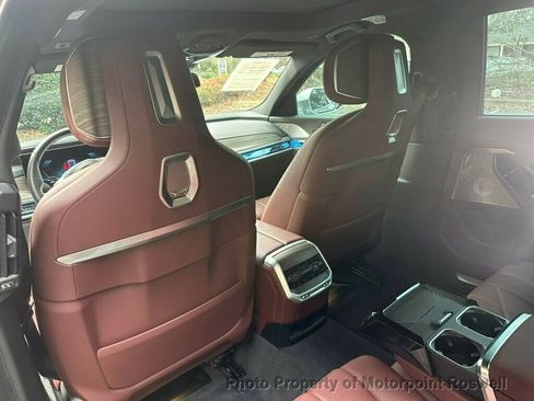 Used 2023 BMW i7 xDrive60 w/ Executive Package 2 image 20