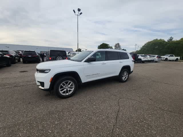 Used 2023 Jeep Grand Cherokee L Laredo AWD/4WD image 26