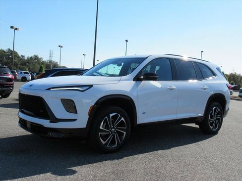 Used 2025 Buick Enclave Sport Touring image 3