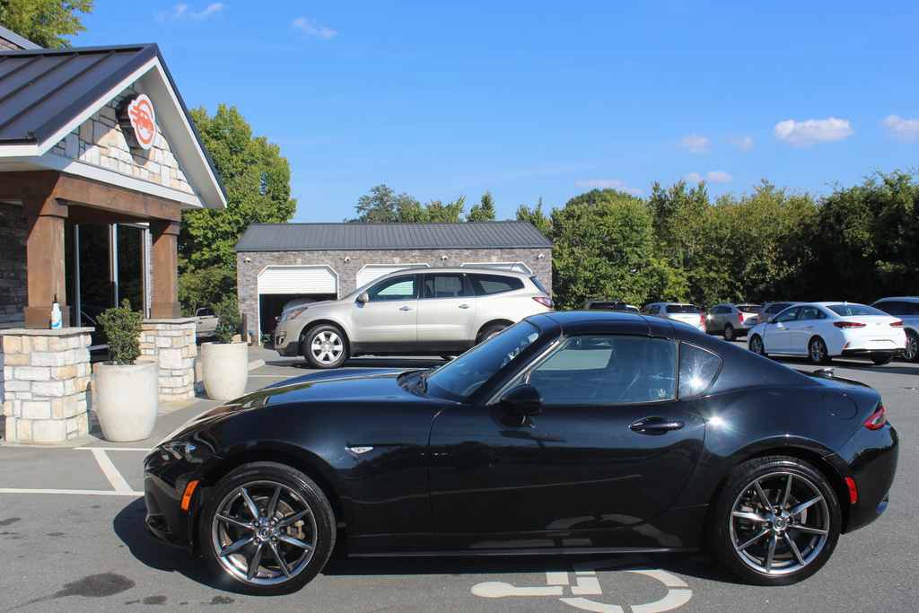 Used 2020 MAZDA MX-5 Miata RF Grand Touring RWD image 10