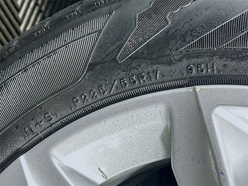 Used 2024 Chevrolet Malibu LT image 34