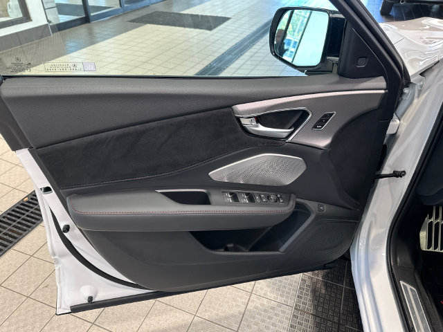 Used 2025 Acura RDX w/ Advance Package AWD/4WD image 16