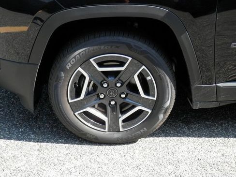 New 2026 Jeep Cherokee Limited AWD/4WD image 13