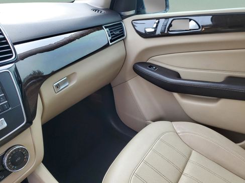 Used 2018 Mercedes-Benz GLE 350 w/ Premium 1 Package image 24