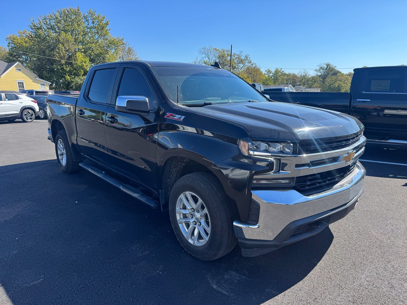 Used 2021 Chevrolet Silverado 1500 LT w/ Z71 Off-Road Package AWD/4WD image 8