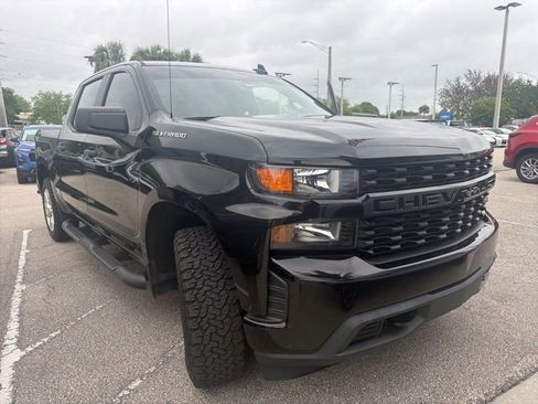 Used 2020 Chevrolet Silverado 1500 Custom w/ Custom Value Package image 1