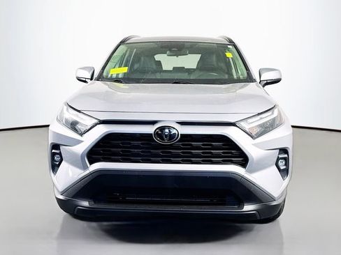 Used 2022 Toyota RAV4 XLE Premium AWD/4WD image 9
