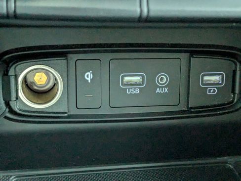 Used 2020 Hyundai Santa Fe SEL w/ Convenience Package image 24