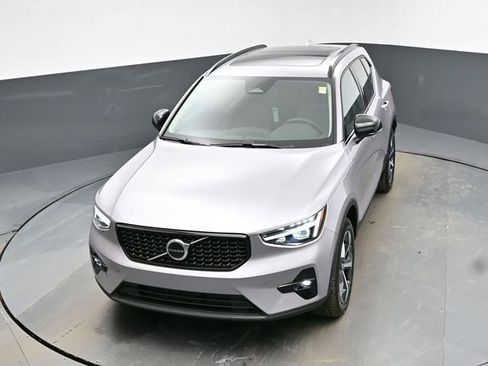 New 2026 Volvo XC40 B5 Plus w/ Protection Package Premier image 37