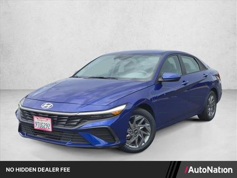 Used 2024 Hyundai Elantra SEL FWD image 1