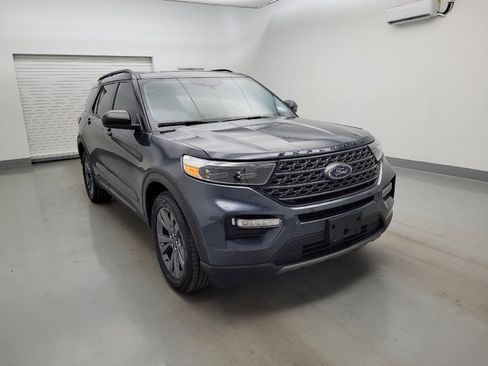 Used 2022 Ford Explorer XLT w/ Equipment Group 202A AWD/4WD image 13