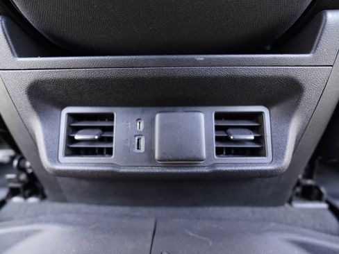 Used 2022 Chevrolet Silverado 1500 LT AWD/4WD image 19