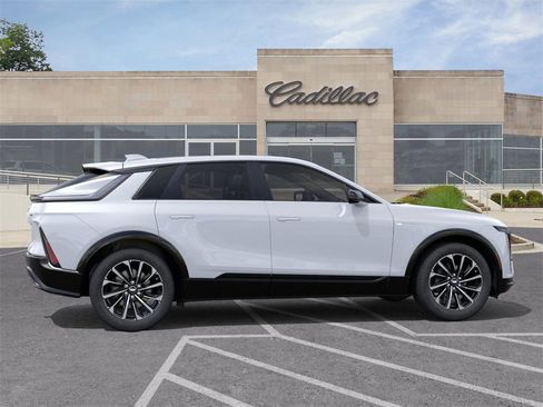 New 2026 Cadillac Lyriq Sport image 5